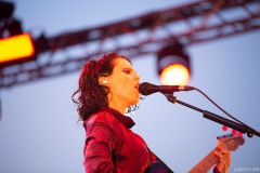 2019-06-29-AnnaCalvi-NuitsCarrees-04