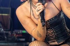 2025-06-26-BethMcCarthy-BBCIntroducing-GlastonburyFestival-JulienM-06