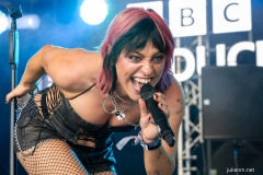 2025-06-26-BethMcCarthy-BBCIntroducing-GlastonburyFestival-JulienM-07