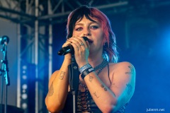 2025-06-26-BethMcCarthy-BBCIntroducing-GlastonburyFestival-JulienM-08