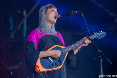 2022-06-26-CateLeBon-ThePark-Glastonbury-JulienM-11