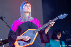 2022-06-26-CateLeBon-ThePark-Glastonbury-JulienM-13