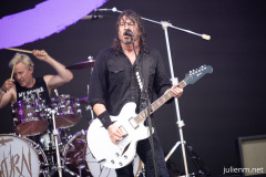 2023-06-23-TheChurnurps-FooFighters-PyramidStage-Glastonbury-JulienM-06