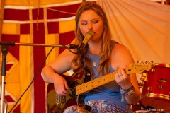 2025-06-26-LeahSinead-MandalaStage-GlastonburyFestival-JulienM-04