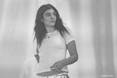 2025-06-27-Lorde-Woodsies-GlastonburyFestival-JulienM-01