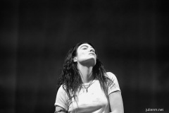 2025-06-27-Lorde-Woodsies-GlastonburyFestival-JulienM-02