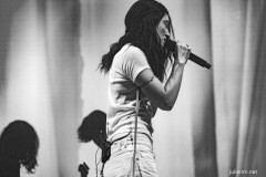 2025-06-27-Lorde-Woodsies-GlastonburyFestival-JulienM-07