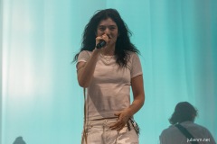 2025-06-27-Lorde-Woodsies-GlastonburyFestival-JulienM-11