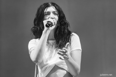 2025-06-27-Lorde-Woodsies-GlastonburyFestival-JulienM-15