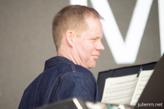 2023-06-24-MaxRichter-TheParkStage-Glastonbury-JulienM-04