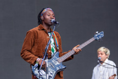 2022-06-25-Metronomy-OtherStage-Glastonbury-JulienM-02