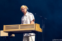 2022-06-25-Metronomy-OtherStage-Glastonbury-JulienM-03