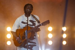 insta-2024-06-29-MichaelKiwanuka-PyramidStage-GlastonburyFestival-JulienM-03
