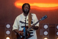insta-2024-06-29-MichaelKiwanuka-PyramidStage-GlastonburyFestival-JulienM-04