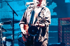 2025-06-28-NeilYoung-PyramidStage-GlastonburyFestival-JulienM-01