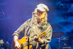 2025-06-28-NeilYoung-PyramidStage-GlastonburyFestival-JulienM-10