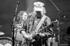 2025-06-28-NeilYoung-PyramidStage-GlastonburyFestival-JulienM-11