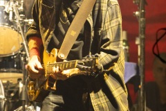 2025-06-28-NeilYoung-PyramidStage-GlastonburyFestival-JulienM-13