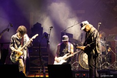 2025-06-28-NeilYoung-PyramidStage-GlastonburyFestival-JulienM-18