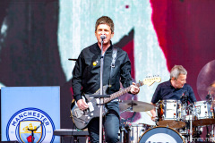 2022-06-25-NoelGallagher-PyramidStage-Glastonbury-JulienM-03