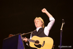 2022-06-25-PaulMcCartney-PyramidStage-Glastonbury-JulienM-02