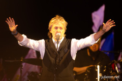 2022-06-25-PaulMcCartney-PyramidStage-Glastonbury-JulienM-10