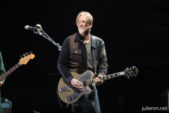 2023-06-25-QueenOfTheStoneAge-OtherStage-Glastonbury-JulienM-01