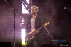 2023-06-25-QueenOfTheStoneAge-OtherStage-Glastonbury-JulienM-05