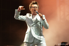 2023-06-24-RickAstley-Blossom-Woodsies-Glastonbury-JulienM-01