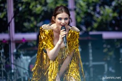 2023-06-25-SophieEllisBextor-PyramidStage-Glastonbury-JulienM-01