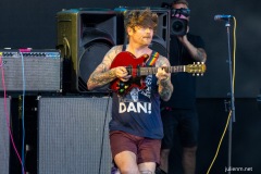 2025-06-27-Osees-TheParkStage-GlastonburyFestival-JulienM-05
