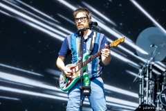 2025-06-28-Weezer-OtherStage-GlastonburyFestival-JulienM-01