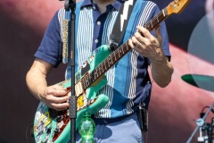 2025-06-28-Weezer-OtherStage-GlastonburyFestival-JulienM-09