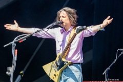 2025-06-28-Weezer-OtherStage-GlastonburyFestival-JulienM-12