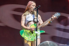 2025-06-27-WetLeg-OtherStage-GlastonburyFestival-JulienM-19