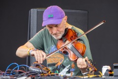 2025-06-28-YannTiersen-TheParkStage-GlastonburyFestival-JulienM-09